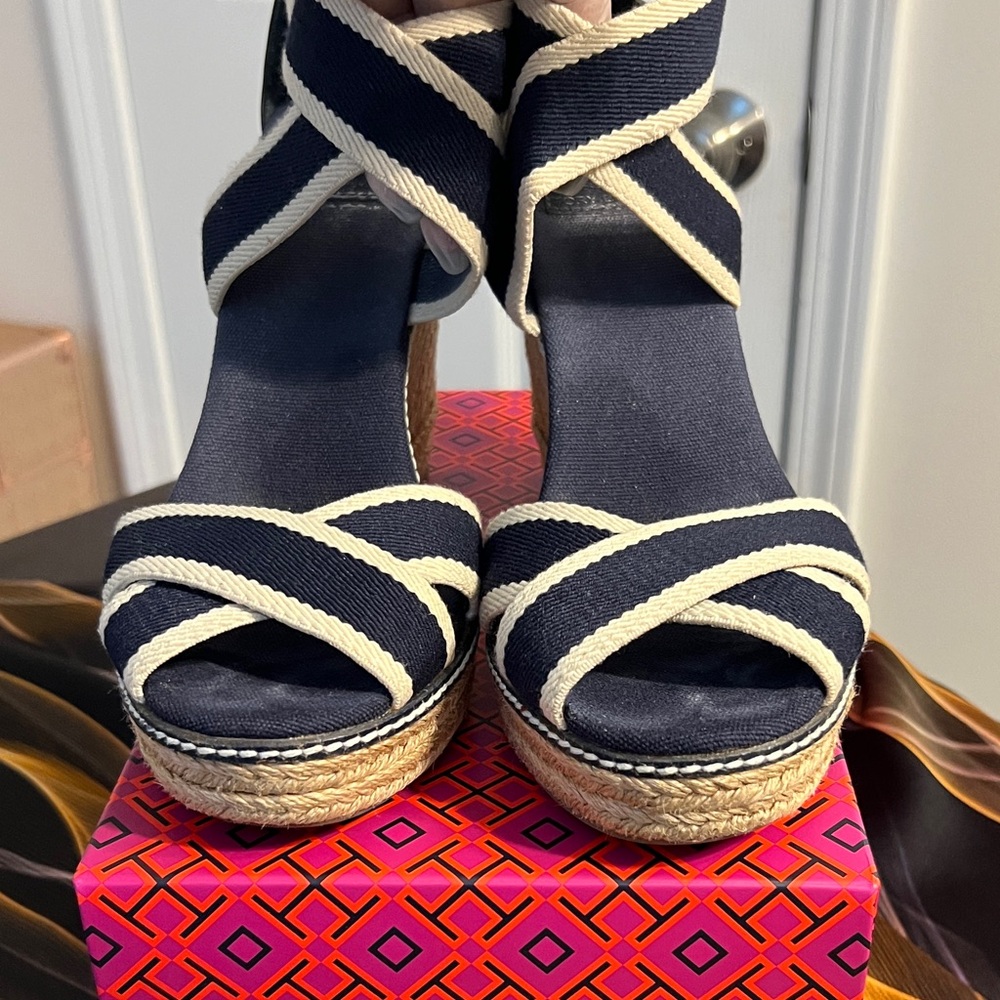 Tory Burch Navy and Cream Women's Wedge Sandals